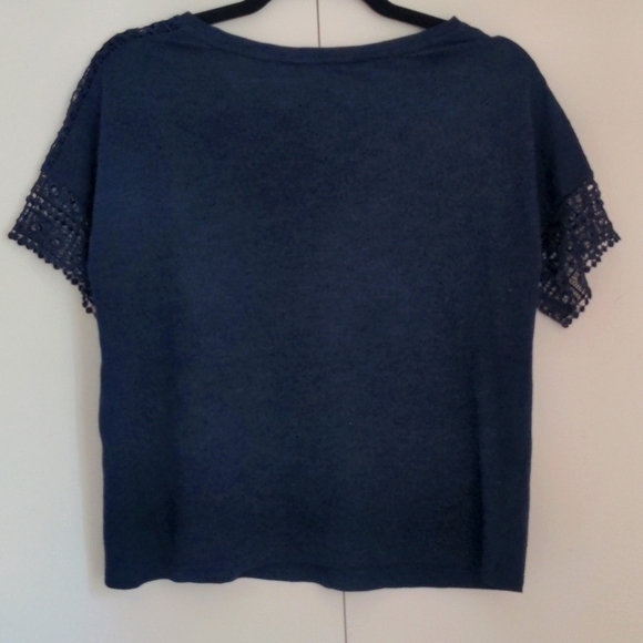 Banana Republic XS Navy Tee with Crochet Accent - Picture 6 of 6